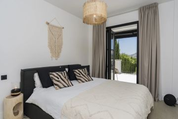 https://cdn.resales-online.com/public/14ldb8kixc/properties/2e8ce44eea9b11ef8ce602e0405b089b/w1200/25-45e7a00e8ada30030040e20a35fbccfd.jpg?v=1739862532