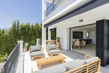 https://cdn.resales-online.com/public/14ldb8kixc/properties/2e8ce44eea9b11ef8ce602e0405b089b/w1200/27-f6e8bc237ba13ac4c268badec6354f3d.jpg?v=1739862532