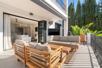 https://cdn.resales-online.com/public/14ldb8kixc/properties/2e8ce44eea9b11ef8ce602e0405b089b/w1200/29-7c2f312881aea9bbe9ddaeb9640e2c9a.jpg?v=1739862532