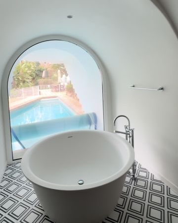 https://cdn.resales-online.com/public/qph8q6eobndgyqok/properties/eec5508ceee311ef8cfb02e0405b089b/w1200/33-f37a7fab00fce6ff6b895520b67d6d6d.jpg?v=1739991521