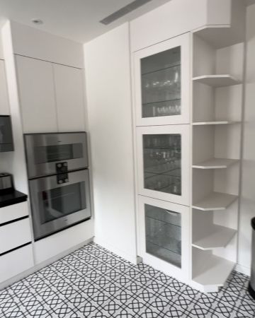 https://cdn.resales-online.com/public/qph8q6eobndgyqok/properties/eec5508ceee311ef8cfb02e0405b089b/w1200/7-aa4cc561180b369757c0bb4af9886cd3.jpg?v=1739991521