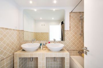 https://cdn.resales-online.com/public/kj4s0e6mui/properties/c51ec28df05d11ef8cfb02e0405b089b/w1200/15-11d12f2f454f2f5e9b981fdd8b901d51.jpg?v=1740150700