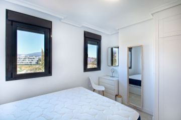 https://cdn.resales-online.com/public/kj4s0e6mui/properties/c51ec28df05d11ef8cfb02e0405b089b/w1200/21-2c707e7c511429b4f8ec4ee5f221ddb6.jpg?v=1740150700