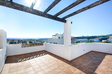 https://cdn.resales-online.com/public/kj4s0e6mui/properties/c51ec28df05d11ef8cfb02e0405b089b/w1200/23-79897b85162c6a486c7a4d1eb46924dd.jpg?v=1740150700