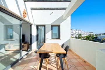 https://cdn.resales-online.com/public/kj4s0e6mui/properties/c51ec28df05d11ef8cfb02e0405b089b/w1200/8-e64a9055bba3e77ac8aca3b893cdf826.jpg?v=1740150700