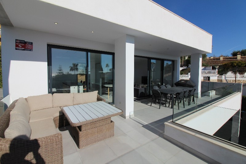 https://cdn.resales-online.com/public/ng9urb767i/properties/c1bf1a5b8bf111ed98460217bc231ef4/w1200/1-7980e48d732b6fc85c14b43b94d2aa54.jpg?v=1721971582