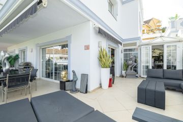 https://cdn.resales-online.com/public/xxoexdmvjv/properties/7e139954f42111ef8cfb02e0405b089b/w1200/20-d1f7658cbe4ba6cd8666fec30fba80ad.jpg?v=1740565296
