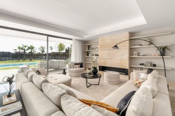 https://cdn.resales-online.com/public/vj79r8sgv9/properties/00f8facd702711ef9d2d0217bc231ef4/w1200/2-5bd7b9d04b45e33852eaf0ec6670150d.jpg?v=1726479709