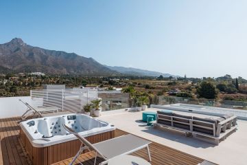 https://cdn.resales-online.com/public/vj79r8sgv9/properties/00f8facd702711ef9d2d0217bc231ef4/w1200/4-c23c0f86247804fa50226aecd8b0b2c8.jpg?v=1726479709