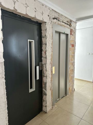 https://cdn.resales-online.com/public/a02rapy9v8x1ia95/properties/280904e8f2f711ef8cfb02e0405b089b/w1200/16-ec67b526875bf0124b6ce4328a754439.jpg?v=1740498240