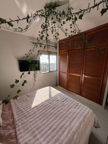 https://cdn.resales-online.com/public/a02rapy9v8x1ia95/properties/280904e8f2f711ef8cfb02e0405b089b/w1200/3-e898b2bb2a2fdfd06d2c39894dce8316.jpg?v=1740498240