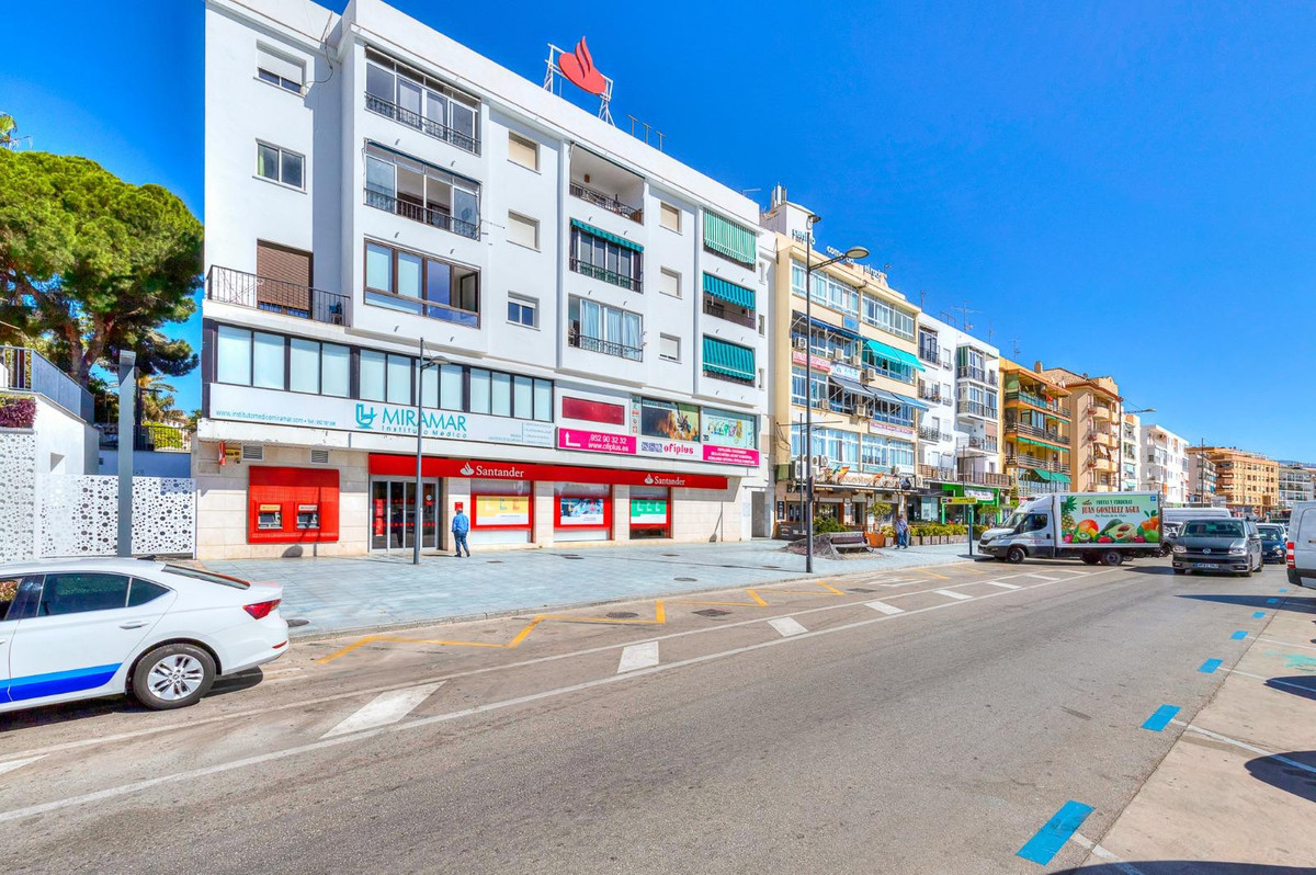 https://cdn.resales-online.com/public/3bbmoql3c8/properties/3d24ca7ae90111ef8ce602e0405b089b/w1200/1-7980e48d732b6fc85c14b43b94d2aa54.jpg?v=1739341300