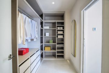 https://cdn.resales-online.com/public/hh55b9echi/properties/sofwsq1uuhr1xle/w1200/16-ec67b526875bf0124b6ce4328a754439.jpg?v=1740987468