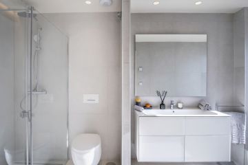 https://cdn.resales-online.com/public/hh55b9echi/properties/sofwsq1uuhr1xle/w1200/18-cc72f169493c096e712837ff5d8b6e41.jpg?v=1740987468