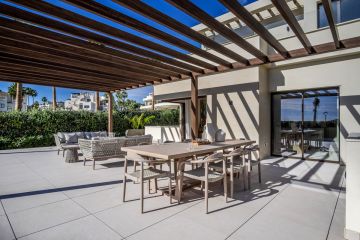 https://cdn.resales-online.com/public/hh55b9echi/properties/sofwsq1uuhr1xle/w1200/37-1d70d218e897435ff17cdff8e99bb5bf.jpg?v=1740987468