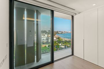 https://cdn.resales-online.com/public/c6rxxw1glq/properties/7f4b4f39f66211ef8cfb02e0405b089b/w1200/27-f6e8bc237ba13ac4c268badec6354f3d.jpg?v=1740812437
