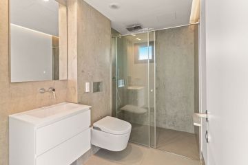 https://cdn.resales-online.com/public/c6rxxw1glq/properties/7f4b4f39f66211ef8cfb02e0405b089b/w1200/33-f37a7fab00fce6ff6b895520b67d6d6d.jpg?v=1740812437