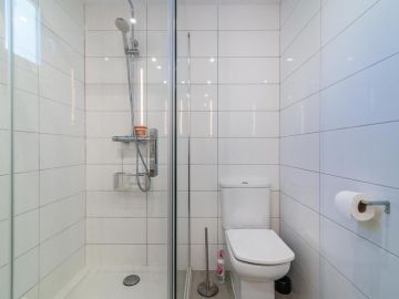https://cdn.resales-online.com/public/ji01jy8heq/properties/0ab60b88f39511ef8cfb02e0405b089b/w1200/29-7c2f312881aea9bbe9ddaeb9640e2c9a.jpg?v=1741019778