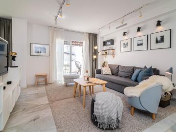 https://cdn.resales-online.com/public/ji01jy8heq/properties/0ab60b88f39511ef8cfb02e0405b089b/w1200/4-c23c0f86247804fa50226aecd8b0b2c8.jpg?v=1741019778