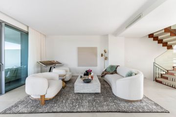 https://cdn.resales-online.com/public/14ldb8kixc/properties/90477b7cf8c211ef8cfb02e0405b089b/w1200/13-5fd73dea700db77384c091ca9818b1a9.jpg?v=1741162072