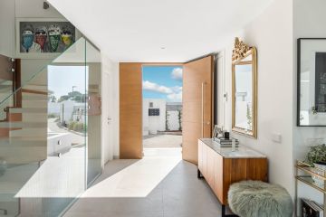 https://cdn.resales-online.com/public/14ldb8kixc/properties/90477b7cf8c211ef8cfb02e0405b089b/w1200/14-d70dc3102c00d7be0e872dfe1c1f86d7.jpg?v=1741162072