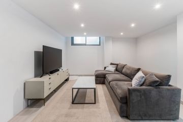 https://cdn.resales-online.com/public/14ldb8kixc/properties/90477b7cf8c211ef8cfb02e0405b089b/w1200/16-ec67b526875bf0124b6ce4328a754439.jpg?v=1741162072
