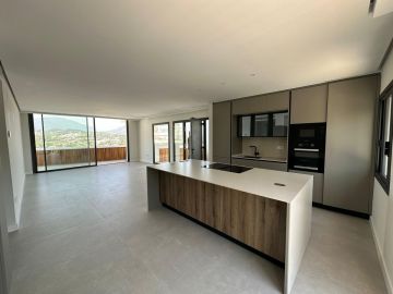 https://cdn.resales-online.com/public/un4peeg4/properties/5dfce3c5f85611ef8cfb02e0405b089b/w1200/16-ec67b526875bf0124b6ce4328a754439.jpg?v=1752066137