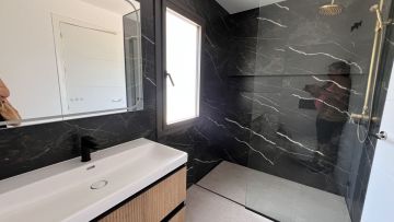 https://cdn.resales-online.com/public/un4peeg4/properties/5dfce3c5f85611ef8cfb02e0405b089b/w1200/18-cc72f169493c096e712837ff5d8b6e41.jpg?v=1752066137