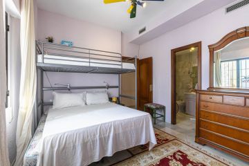 https://cdn.resales-online.com/public/8vwaux86t3/properties/bcd4ae0befc011ef8cfb02e0405b089b/w1200/16-ec67b526875bf0124b6ce4328a754439.jpg?v=1740083289
