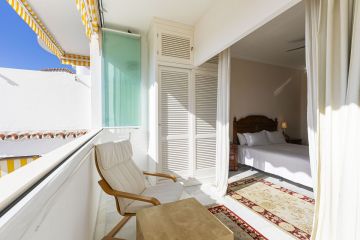 https://cdn.resales-online.com/public/8vwaux86t3/properties/bcd4ae0befc011ef8cfb02e0405b089b/w1200/21-2c707e7c511429b4f8ec4ee5f221ddb6.jpg?v=1740083289