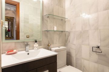 https://cdn.resales-online.com/public/8vwaux86t3/properties/bcd4ae0befc011ef8cfb02e0405b089b/w1200/30-5e8634ec9576c9ad4825a6dec5b5d375.jpg?v=1740083289