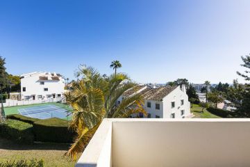 https://cdn.resales-online.com/public/8vwaux86t3/properties/bcd4ae0befc011ef8cfb02e0405b089b/w1200/8-e64a9055bba3e77ac8aca3b893cdf826.jpg?v=1740083289