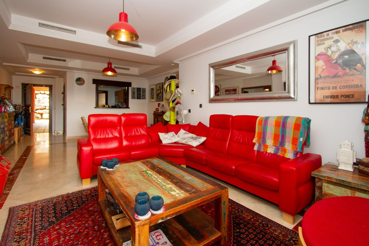 https://cdn.resales-online.com/public/jecmbnhkgk/properties/22a0d9a4f83911ef8cfb02e0405b089b/w1200/1-7980e48d732b6fc85c14b43b94d2aa54.jpg?v=1741083061