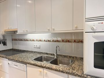 https://cdn.resales-online.com/public/0ujaq2tb3b/properties/e300240bf82a11ef8cfb02e0405b089b/w1200/10-bb915d1cb19341576dcdc994b81ab9c5.jpg?v=1741264004
