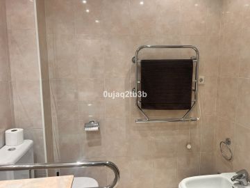 https://cdn.resales-online.com/public/0ujaq2tb3b/properties/e300240bf82a11ef8cfb02e0405b089b/w1200/29-7c2f312881aea9bbe9ddaeb9640e2c9a.jpg?v=1741264004