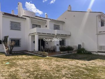 https://cdn.resales-online.com/public/0ujaq2tb3b/properties/e300240bf82a11ef8cfb02e0405b089b/w1200/35-53608d01401493ba18e3704836160563.jpg?v=1741264004