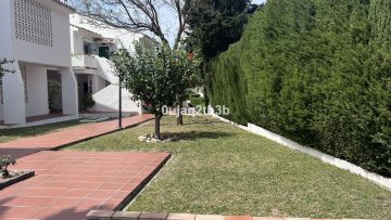 https://cdn.resales-online.com/public/0ujaq2tb3b/properties/e300240bf82a11ef8cfb02e0405b089b/w1200/39-a493fe9149752455d4aa759b42ca0ea1.jpg?v=1741264004