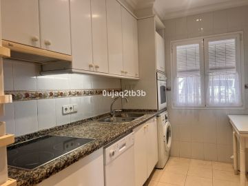 https://cdn.resales-online.com/public/0ujaq2tb3b/properties/e300240bf82a11ef8cfb02e0405b089b/w1200/8-e64a9055bba3e77ac8aca3b893cdf826.jpg?v=1741264004