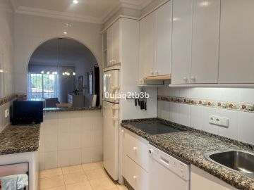 https://cdn.resales-online.com/public/0ujaq2tb3b/properties/e300240bf82a11ef8cfb02e0405b089b/w1200/9-467d0cee5b725f3ef65f102a0c2e69c0.jpg?v=1741264004