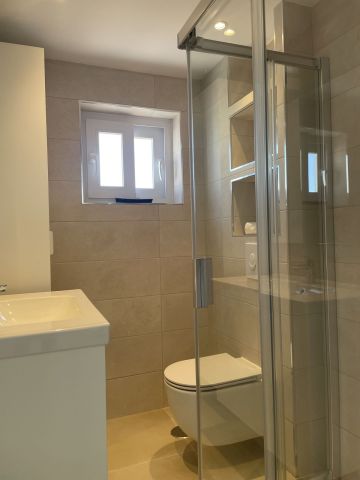 https://cdn.resales-online.com/public/lfdk02ac23/properties/1e694afffb5211ef8cfb02e0405b089b/w1200/22-bcf8e6250e0bab365f900a8ac31ac040.jpg?v=1746532713