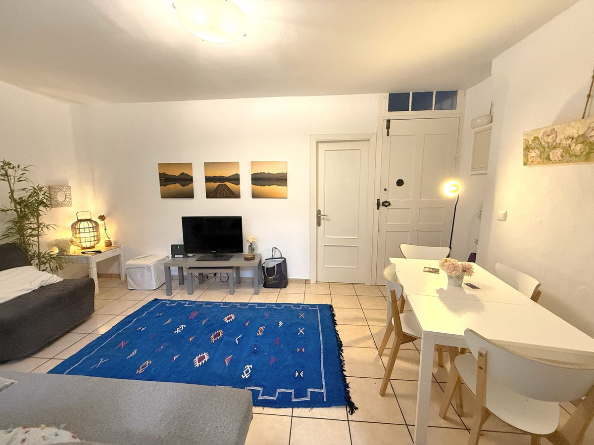 https://cdn.resales-online.com/public/3vj4stv61j/properties/47e0ee38f83211ef8cfb02e0405b089b/w1200/1-7980e48d732b6fc85c14b43b94d2aa54.jpg?v=1741298799