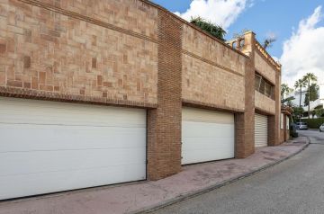 https://cdn.resales-online.com/public/ppg8p6eobndgyqok/properties/dab07b65fdbc11ef8cfb02e0405b089b/w1200/13-5fd73dea700db77384c091ca9818b1a9.jpg?v=1741622421