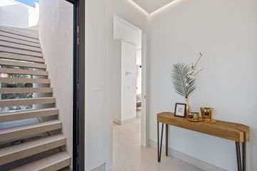 https://cdn.resales-online.com/public/ilmgg1itp5/properties/8c74a4eaf8e911ef8cfb02e0405b089b/w1200/39-a493fe9149752455d4aa759b42ca0ea1.jpg?v=1741168640