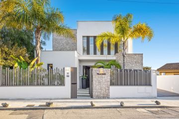 https://cdn.resales-online.com/public/ilmgg1itp5/properties/8c74a4eaf8e911ef8cfb02e0405b089b/w1200/51-1a006e3d9335f058903eb94f281586d2.jpg?v=1741168640