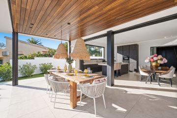 https://cdn.resales-online.com/public/ilmgg1itp5/properties/8c74a4eaf8e911ef8cfb02e0405b089b/w1200/8-e64a9055bba3e77ac8aca3b893cdf826.jpg?v=1741168640