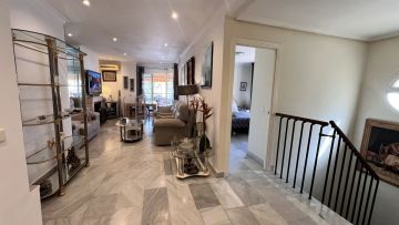 https://cdn.resales-online.com/public/un4peeg4/properties/58d90223e7d111ef8ce602e0405b089b/w1200/4-c23c0f86247804fa50226aecd8b0b2c8.jpg?v=1741602444