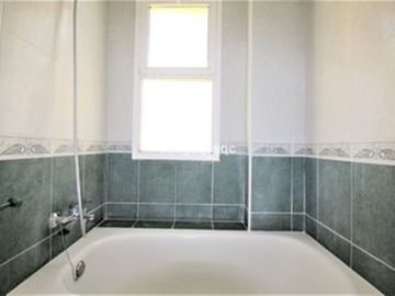 https://cdn.resales-online.com/public/8usg2qssqc/properties/4ee10f2dfe6811ef8cfb02e0405b089b/w1200/21-2c707e7c511429b4f8ec4ee5f221ddb6.jpg?v=1741694542