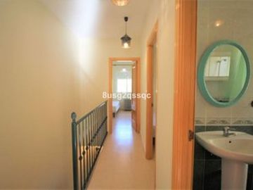 https://cdn.resales-online.com/public/8usg2qssqc/properties/4ee10f2dfe6811ef8cfb02e0405b089b/w1200/31-5e8b9eb86a2d455eeaf43a7bbf3ccd12.jpg?v=1741694542