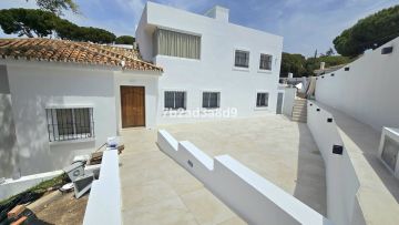 https://cdn.resales-online.com/public/7b2ad3a8d9/properties/760a47a5fddd11ef8cfb02e0405b089b/w1200/1-7980e48d732b6fc85c14b43b94d2aa54.jpg?v=1741635696