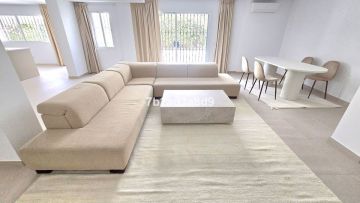 https://cdn.resales-online.com/public/7b2ad3a8d9/properties/760a47a5fddd11ef8cfb02e0405b089b/w1200/38-9b9a71c4c46e127e5c6f91a74b158396.jpg?v=1741635696